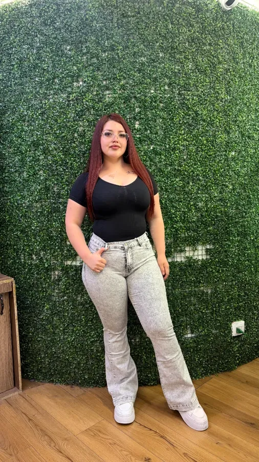 Jeans flare gris nevado de tiro alto